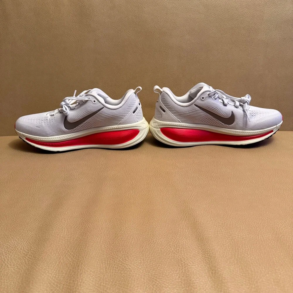 Nike Air Zoom Vomero 18 Mens‎ Road Running Shoes White Red HM6803-001 Size 6.5